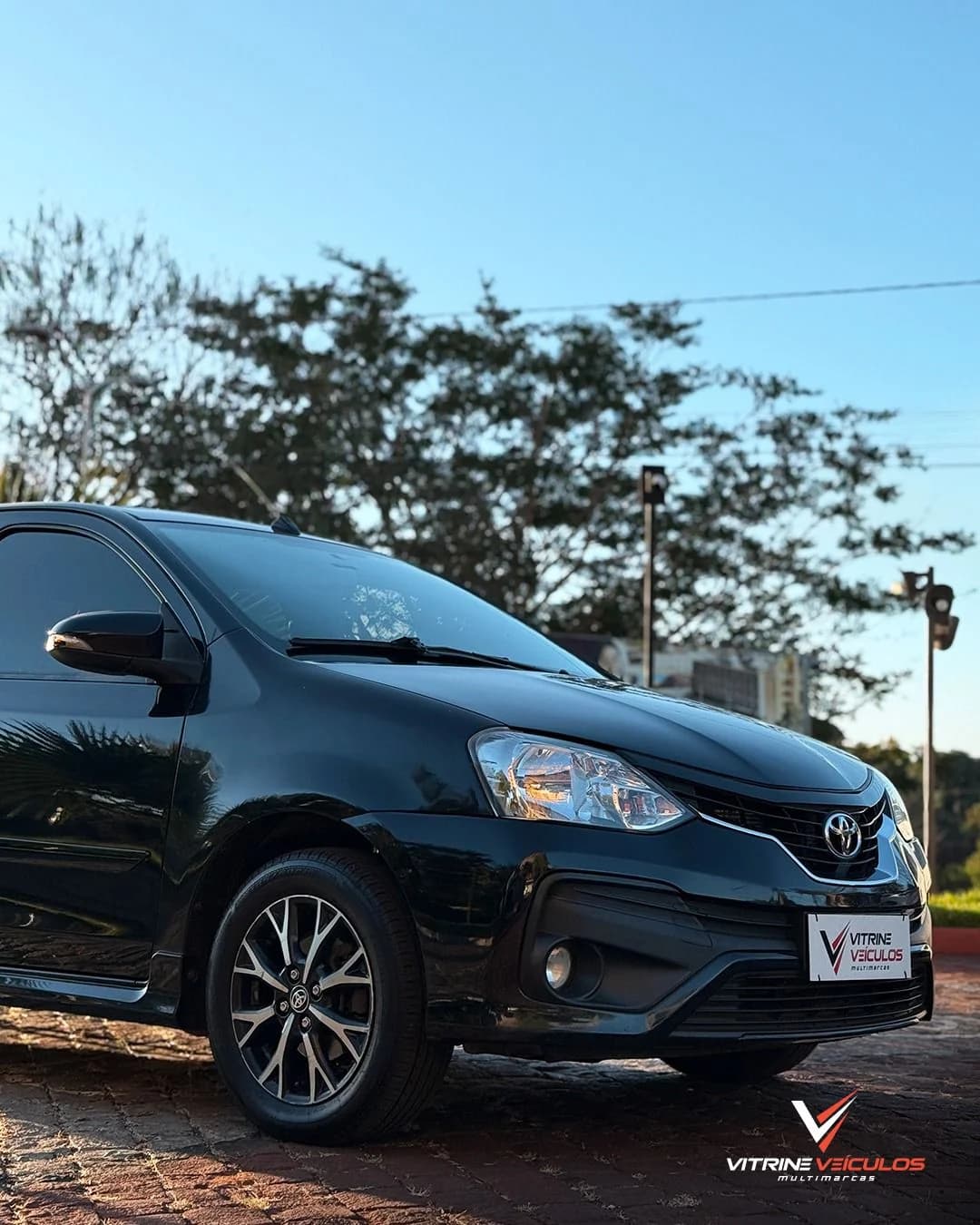 Toyota Etios 1.5 PLATINUM Flex 16V 4p Automático. - Foto 1