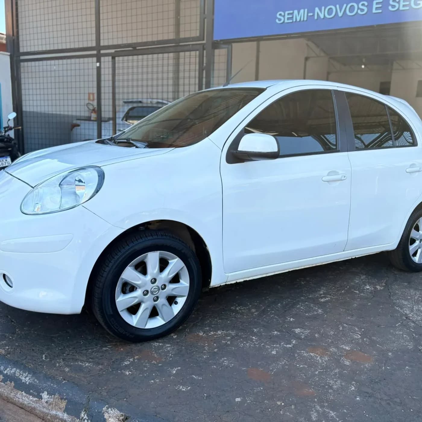 Nissan March 1.0 16V Flex Fuel 5p - Foto 2